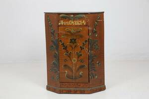 GOLVHÖRNSKÅP, daterat 1814