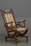 Rokkestol af lakeret træ, 20. årh.