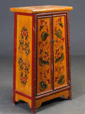 Skab i orientalsk-stil med konisk korpus