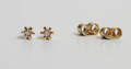 H. Ulrichsen - Par solitaire brillant ørestikker, ca. 0.04 ct
