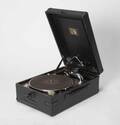 His Masters Voice. Pladespiller samt dertilhørende plader 