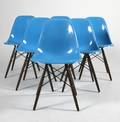 Charles Eames Sæt på seks stole model DSW i blå glasfiber 6