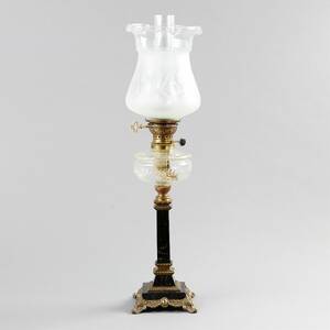 Bordsfotogenlampa i empirestil