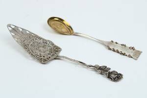 Silverföremål, tårtspade 44 gram, sked 28 gram