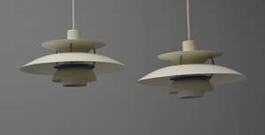Poul Henningsen. Par PH5 pendler med skærme af hvidlakeret aluminium2