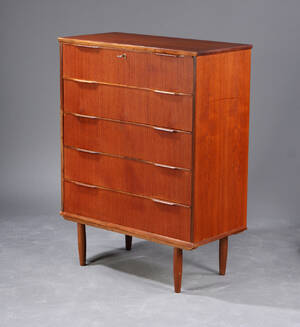 Dansk møbelproducent, høj kommode af teak, 1960erne