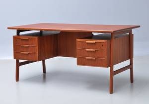 Omann Jun. Fritstående skrivebord i teak, model 75