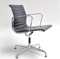 Charles Eames 1907 - 1978. Kontorstol, model EA-108