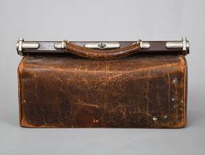 Doktorsväska i läder