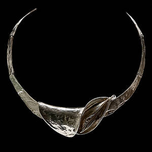 HALSBAND och ÖRHÄNGEN 1 par, silver, vikt tillsammans ca 58 gram, 1900-tal.