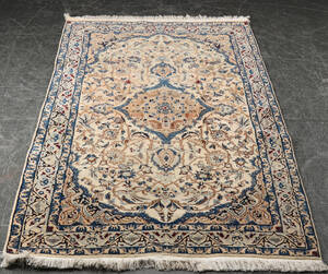 Persisk Nain, 195 x 123 cm. 