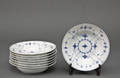 Kgl. Porcelæn. Musselmalet riflet, tallerkener 8