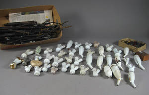 Samling ældre porcelænspibersuppleringsdele
