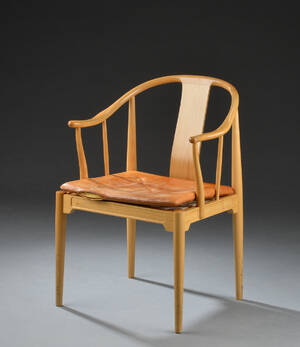 Hans J. Wegner. Armstol Kinastolen, model FH 4283, med stel af kirsebær