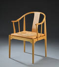 Hans J. Wegner. Armstol Kinastolen, model FH 4283, med stel af kirsebær