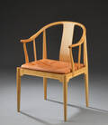Hans J. Wegner. Armstol Kinastolen, model FH 4283, med stel af kirsebær