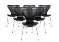 Arne Jacobsen. Sæt på seks stole i sort læder, model 3107, nybetrukket 6 