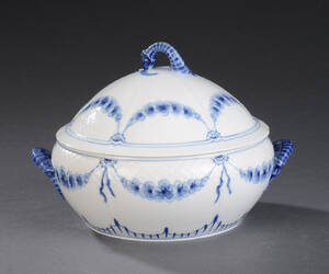 Bing  Grøndahl lågskål af porcelæn Empire 