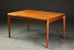 Henning Kjærnulf. Spisebord af teaktræ 