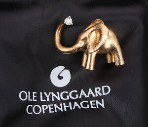 Ole Lynggaard. Elefantlås af 14 kt. guld med brillant