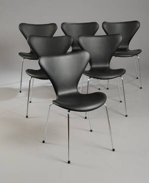 Arne Jacobsen 1902-1971. Seks stole model 3107. 6
