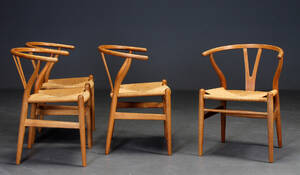 Hans J. Wegner. Sæt på fire Y- stole, model CH-24 4