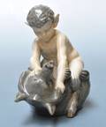 Kgl. P. Figur af porcelæn i form af faun