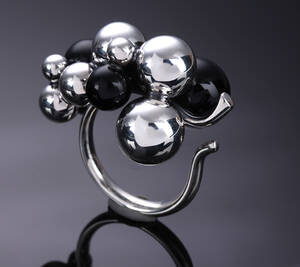 Georg Jensen. Moonlight Grapes ring af sterlingsølv med kugler sort agat