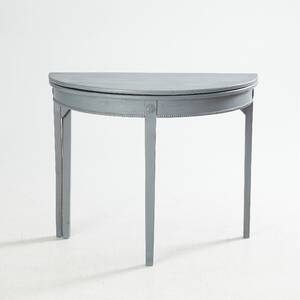 Sidobord i gustaviansk stil