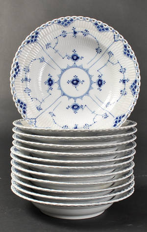 Kgl. P. - Musselmalet Helblonde 12 dybe tall. nr. 1078. 12