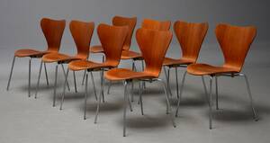 Arne Jacobsen. Sæt på otte Syveren vintage stole i teak, model 3107 8 