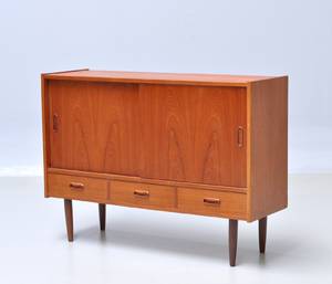 Dansk Møbelproducent. Skænk i teak. 1950erne