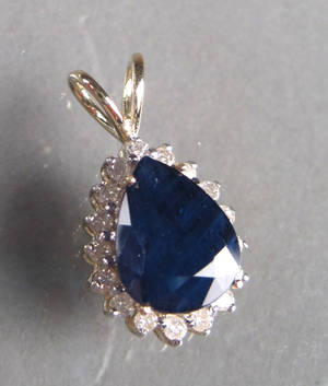 Safir- og diamantvedhæng