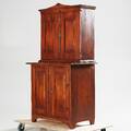 Skåp i mahognyfanér