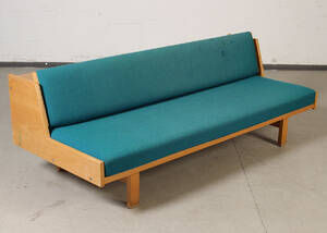 H. J. Wegner. Briks  daybed 