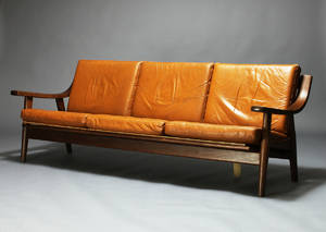 H. J. Wegner. Tre-pers. sofa