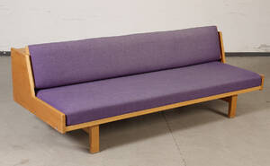 H. J. Wegner. Briks  daybed 