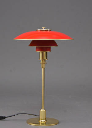 Poul Henningsen 1894-1967. PH 32 bordlampe