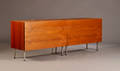 Kommoder af teak. 2.