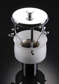 Poul Henningsen 1894 - 1967. Top med undrskærm til PH 32 bordlampe.