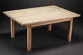 Dansk møbelproducent. Sofabord af massiv egetræ