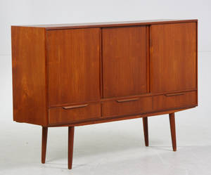 Dansk møbelproducent. Høj skænk, teak