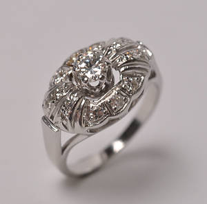 Ring i hvidguld med brillanter