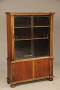 Todelt vitrine af mahogni