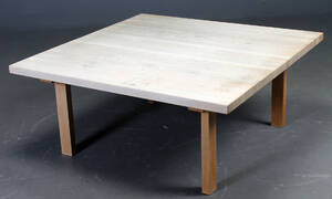 Dansk møbelproducent. Sofabord, eg