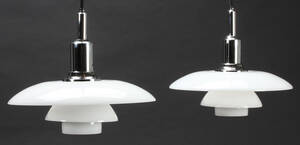 Poul Henningsen. Et par PH 32 pendler 2