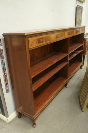 Bokhylla, med lådor