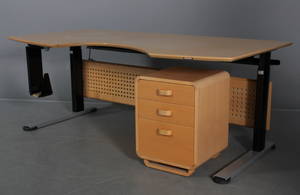 Jesper office. Elektrisk hævesænke skrivebord samt skuffemodul 2