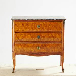 Byrå Louis XVI-stil