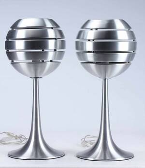 Manhattan. Et par bordlamper af aluminium 2 Denne vare er sat til omsalg under nyt varenummer 4950161
